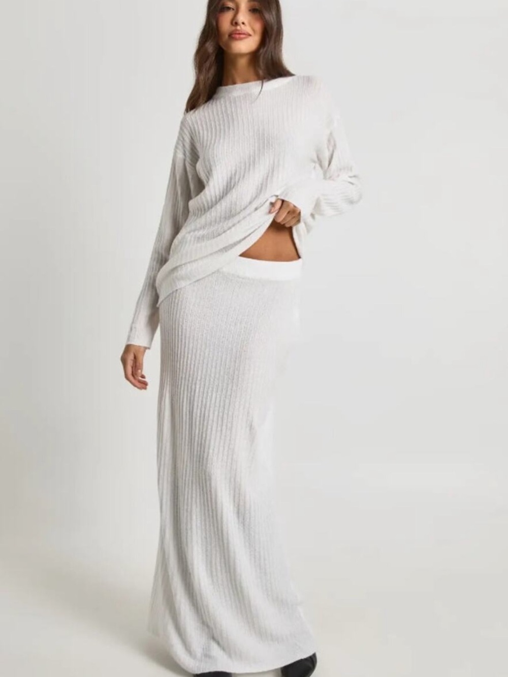 Ribbed Maxi Skirt in White – Sleek Everyday Style